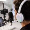 Bluetooth 5.0 Beyaz Kulak Üstü Kablosuz Kulaklık Mikrofonlu RGB Aydınlatmalı