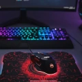 HERŞEYTREND Işıklı Oyuncu Mouse ve Mousepad Seti Ergonomik Tasarım ve RGB Aydınlatma