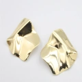 HERŞEYTREND Metal Plaka Küpe - Altın