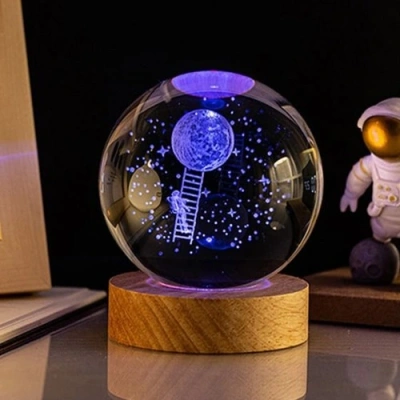 HERŞEYTREND Aya Çıkan Astronot Tasarım Cam Küre