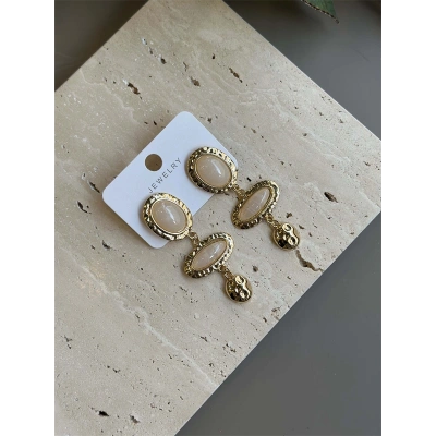 HERŞEYTREND Taşlı Küpe - Krem