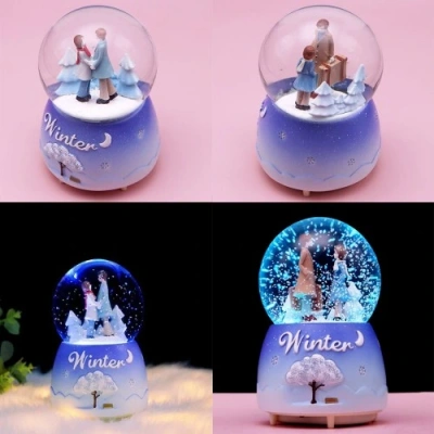 HERŞEYTREND Işıklı Kar Püskürten Kış Masalı Temalı Kar Küresi