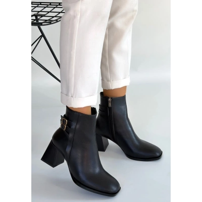 HERŞEYTREND Kanda Siyah Cilt Topuklu Bot