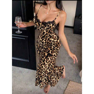 HERŞEYTREND  Pamuklu Leopar Desenli İnce Askılı Uzun Elbise
