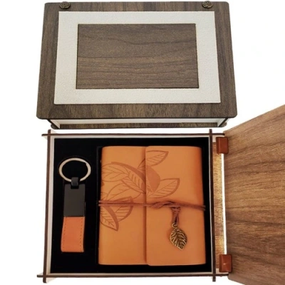 HERŞEYTREND  Özel Ahşap Kutulu Taba Deri Defter ve Anahtarlık Set