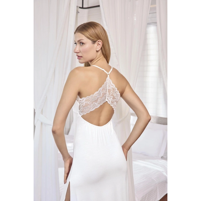 HERŞEYTREND  Dantelli ve Dekolteli Yırtmaçlı Gecelik