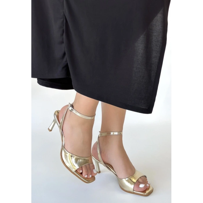 HERŞEYTREND Lenya Gold Rugan Topuklu Ayakkabı