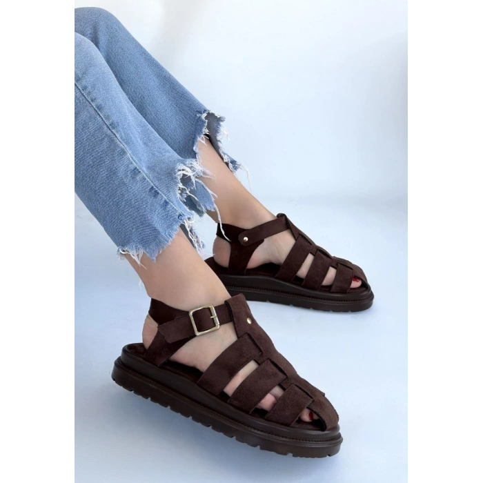 HERŞEYTREND Tenra Kahverengi Süet Kemerli Sandalet