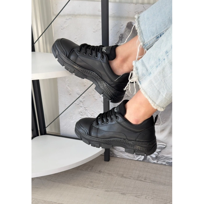 Jule Siyah Cilt Bağcıklı Spor Ayakkabı