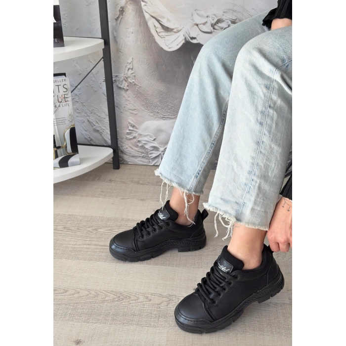 Jule Siyah Cilt Bağcıklı Spor Ayakkabı