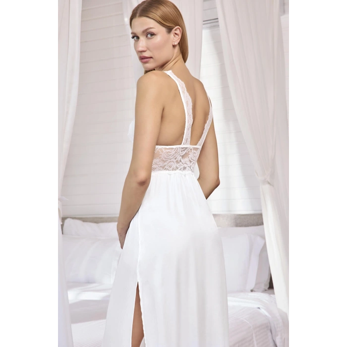 HERŞEYTREND  Göğüs ve Sırt Dekolteli Dantelli ve Yırtmaçlı Saten Gecelik