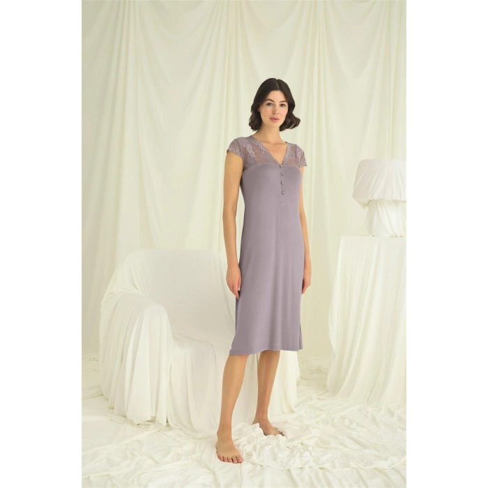 HERŞEYTREND  Kolu Omzu ve Yakası Dantelli Önü Düğmeli Gecelik