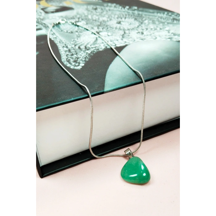 LitaeTrend Yeşim Taşı Doğal Taşı Zincirli El Yapımı Kolye Uç: 2 cm Zincir: 20 cm Kutulu