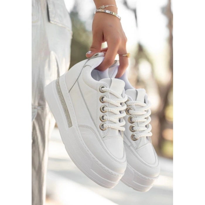 Lulu Beyaz Cilt Bağcıklı Spor Ayakkabı