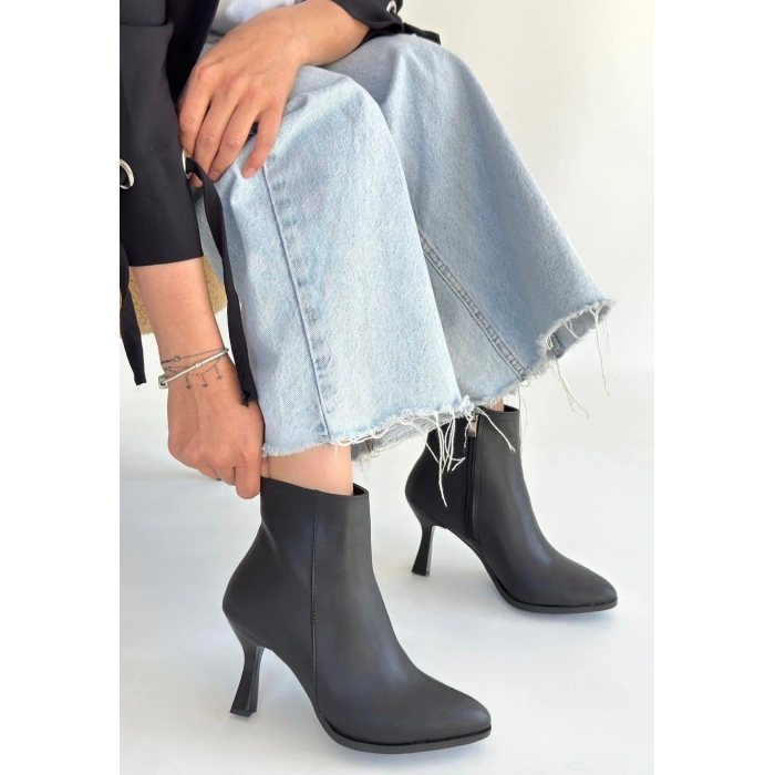 HERŞEYTREND Mişha Siyah Cilt Topuklu Bot
