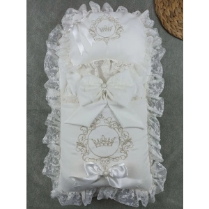 LitaeTrend Yenidoğan Antalya Taç Nakışlı Kundaklı Trilüks Unisex 3lü Alt Açma Seti Ekru