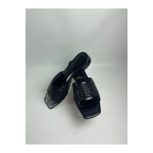 Ortu Siyah Cilt İşlemeli Terlik