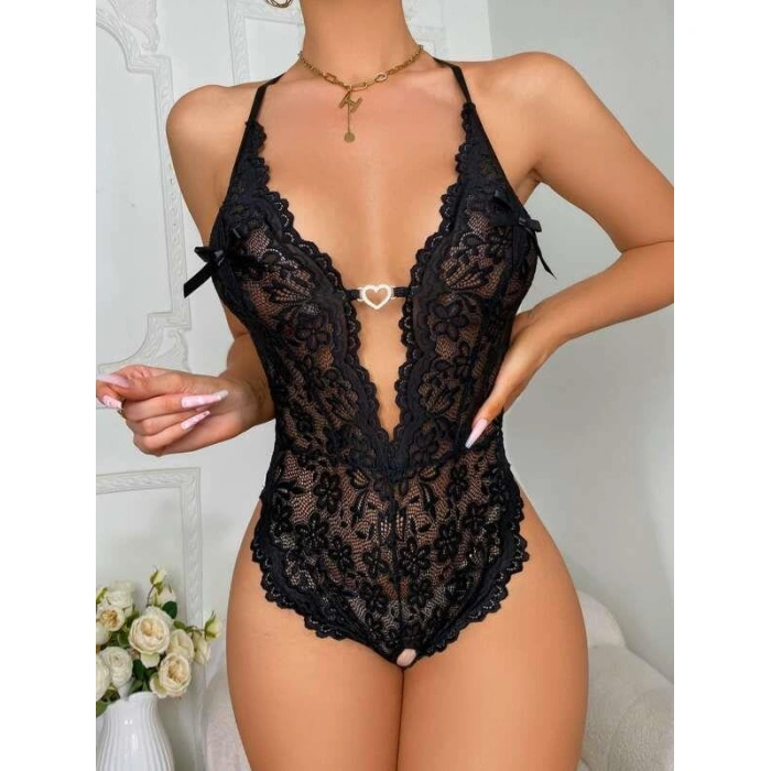 HERŞEYTREND  Metal Kalp Aksesuarlı Fantezi Dantelli Siyah Body