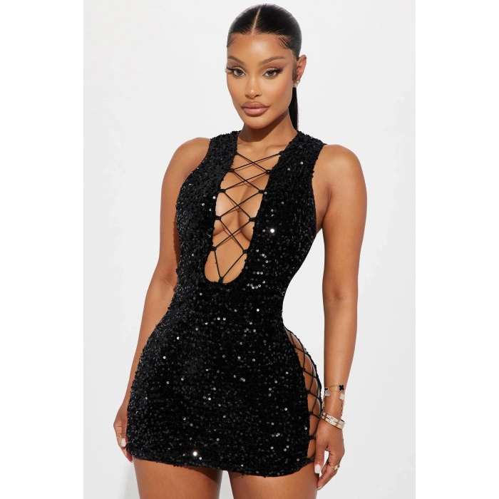 Litae Pullu Transparan Detaylı Göğüs Dekolteli Mini Fantezi Elbise