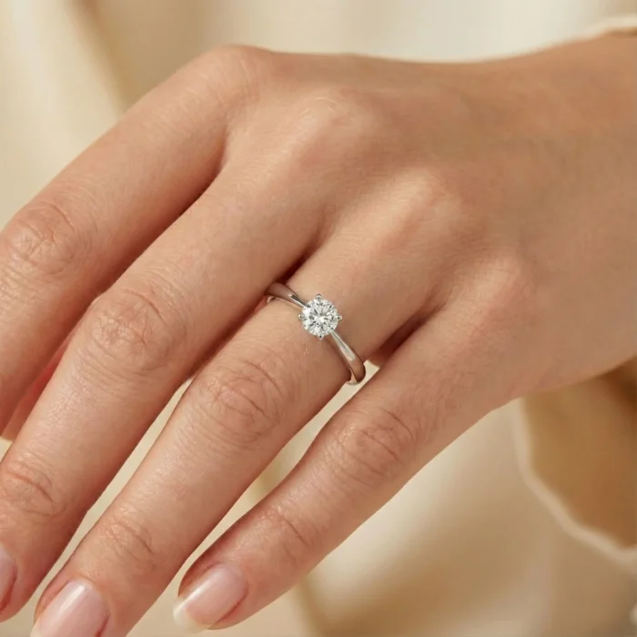 Beyaz Tek Taş Kadeh Montür 14 Ayar Yüzük