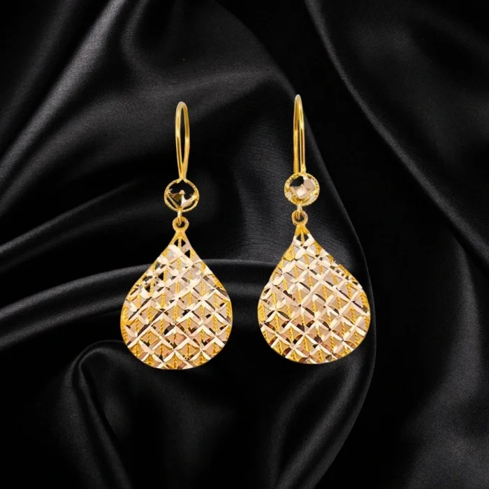 DAMLA MODELİ SALLANTILI KÜPE