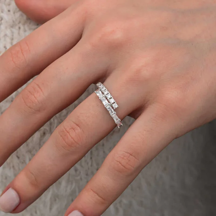 Gümüş Baget Taşlı Yarımtur Kadın Yüzük