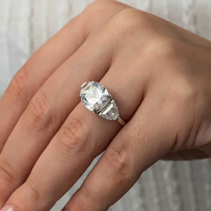 Gümüş Beyaz Zirkon Taşlı Kadın Yüzük