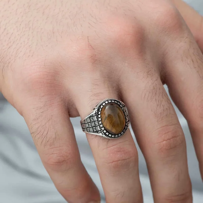 Gümüş Kaplan Gözü Taşlı Örgü Desenli Erkek Yüzük