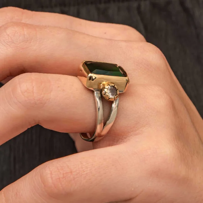 Gümüş Yeşil Zirkon Taşlı Otantik Kadın Yüzük