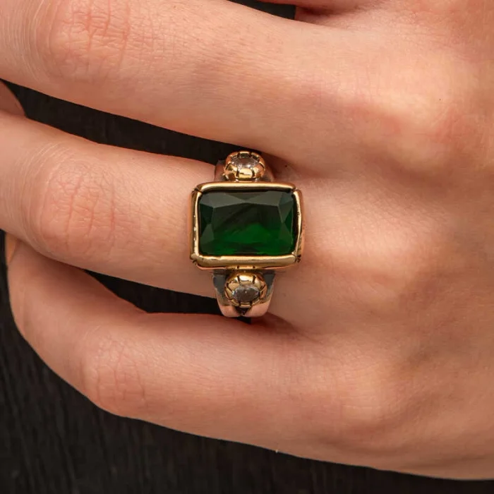 Gümüş Yeşil Zirkon Taşlı Otantik Kadın Yüzük