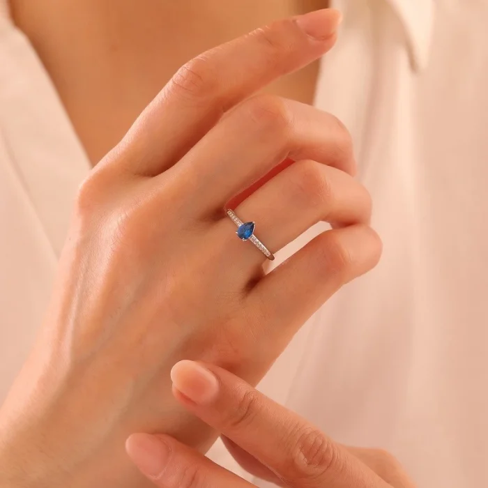 Safir Renk Taşlı 14 Ayar Altın Yüzük