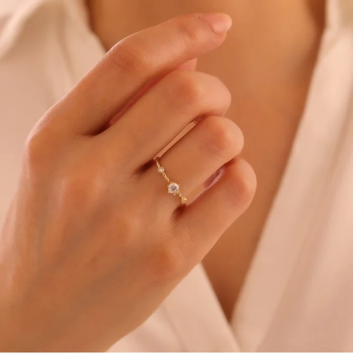 Şık Minimal 14 Ayar Altın Yüzük