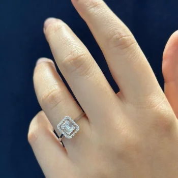 0.27 Karat F Renk Baget Pırlanta Yüzük