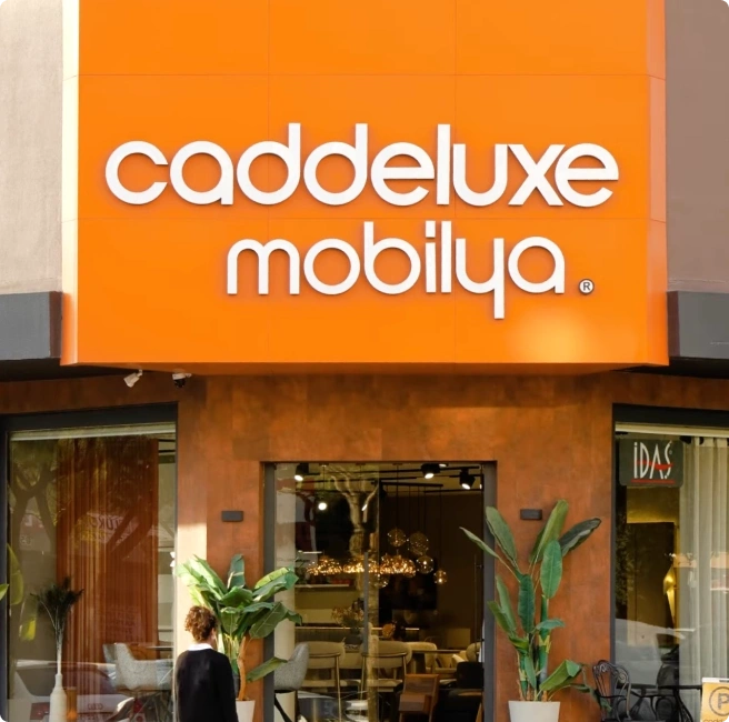 Her Yol Caddeluxe’e Çıkar