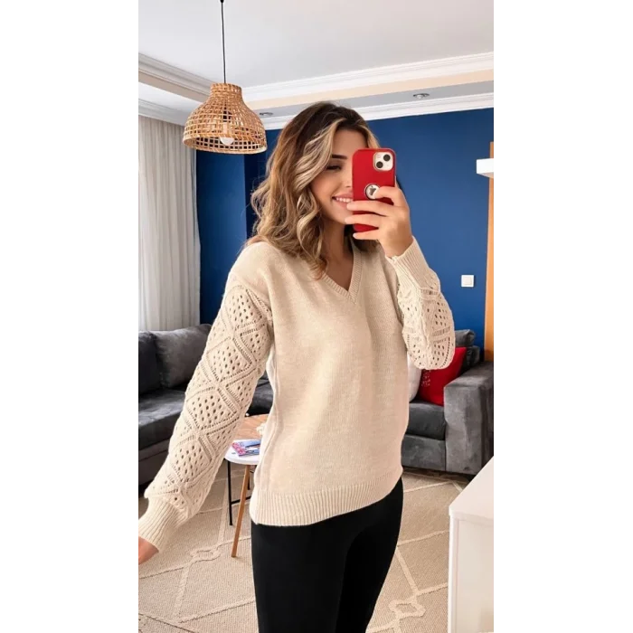 Kadın Uzun Kollu V Yaka Kol Delikli Baklava Desen Detaylı Triko Kazak