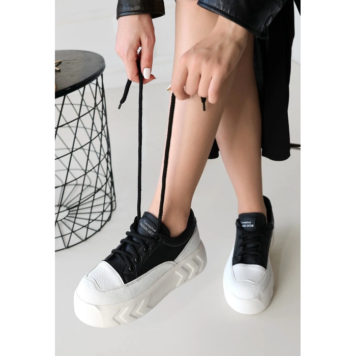 Emwa Siyah Cilt Bağcıklı Spor Ayakkabı