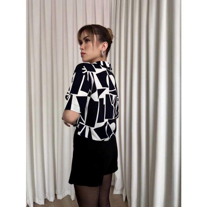 Siyah beyaz baskılı crop gömlek