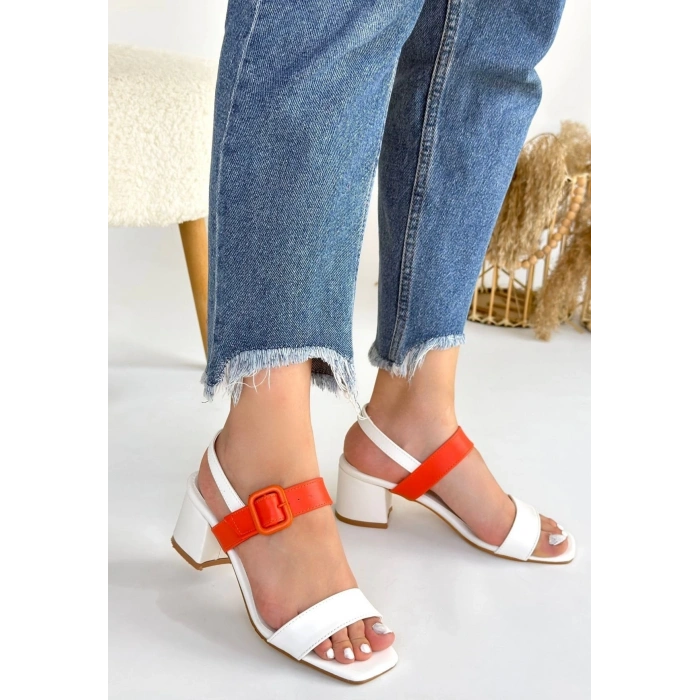 Year Beyaz Cilt Turuncu Detaylı Beyaz Topuklu Ayakkabı