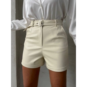 Kemerli deri şort krem h241003