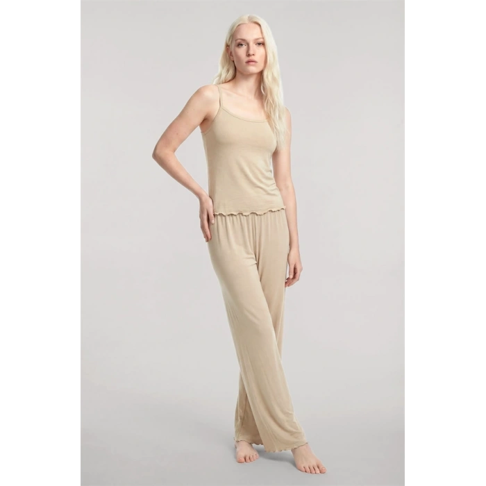 Moda Kadın Bej İp Askılı Atlet Yumuşak Dokulu Minimal Basic Günlük Üst