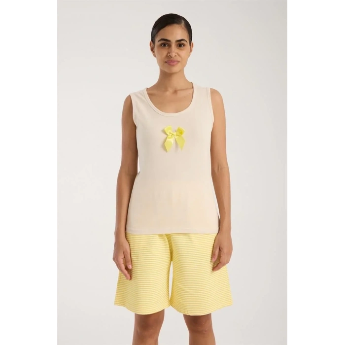 Moda Kadın Beyaz Kurdele Detaylı Sarı Çizgili Şortlu Pijama Takımı