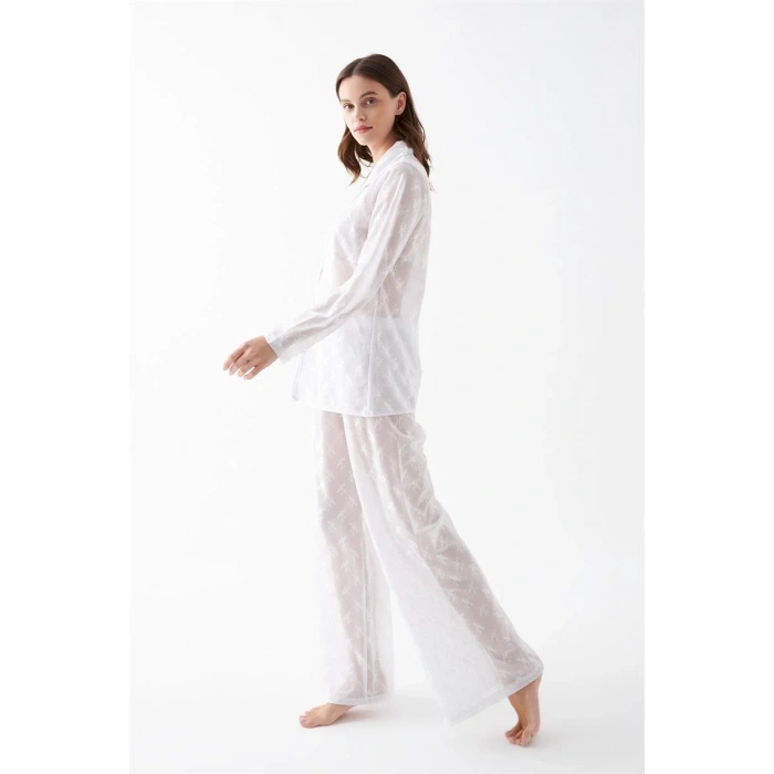 Moda Kadın Beyaz Şeffaf Jakar Düğmeli Pijama Takımı