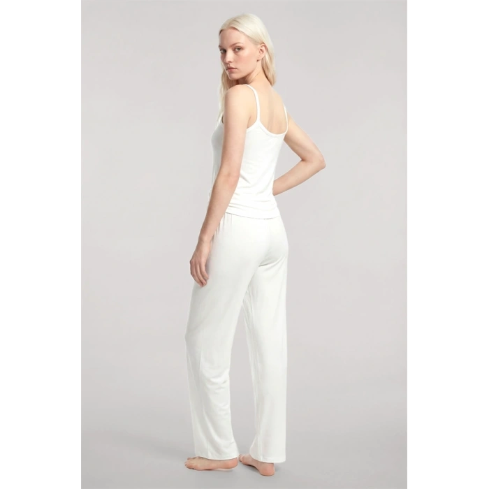 Moda Kadın Ekru Yumuşak Dokulu Minimal İp Askılı Atlet Basic Günlük Şık Üst