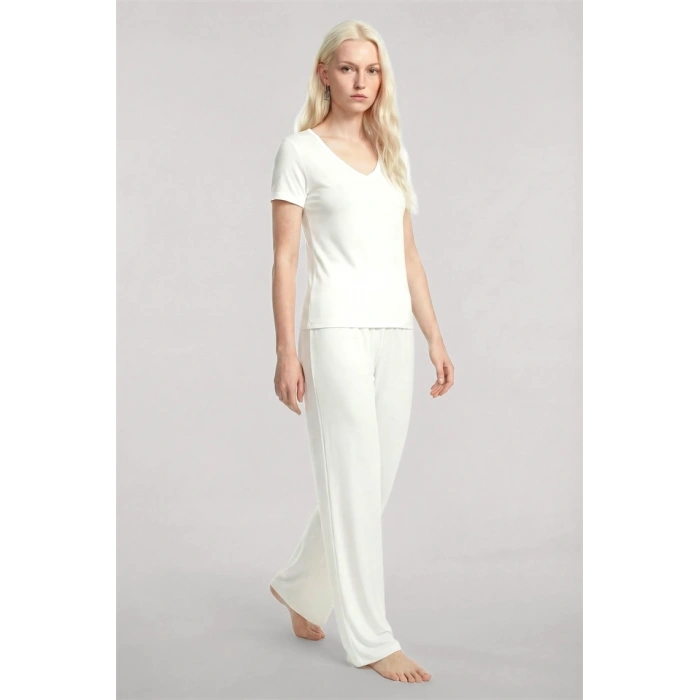 Moda Kadın Ekru Yumuşak Dokulu Minimal V Yaka Üst Basic Şık Günlük Bluz