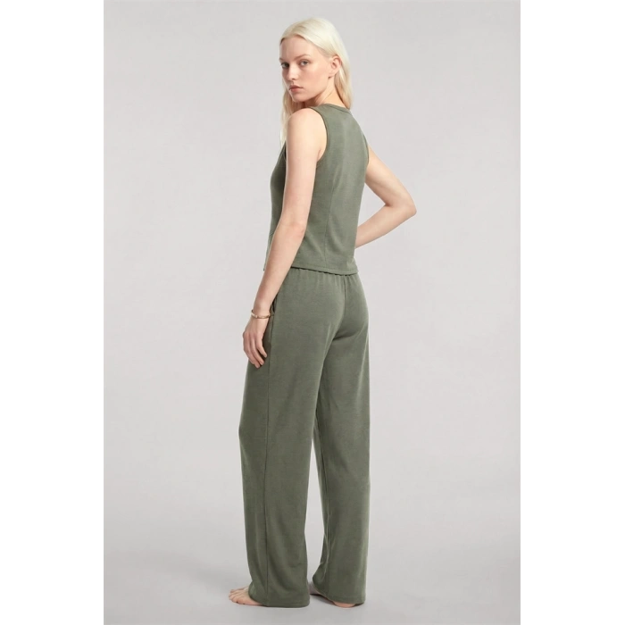 Moda Kadın Haki Yumuşak Dokulu Minimal Kolsuz Atlet Basic Günlük Rahat Üst