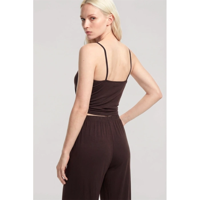 Moda Kadın Kahve İp Askılı Atlet Yumuşak Dokulu Minimal Basic Günlük Üst