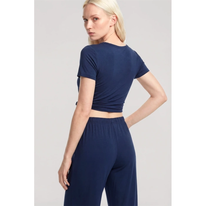 Moda Kadın Lacivert Yumuşak Dokulu Minimal V Yaka Üst Basic Günlük Şık Bluz