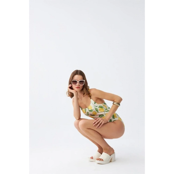 Moda Kadın Limon Desenli Aksesuar Askılı Tek Parça Mayo – Ekru