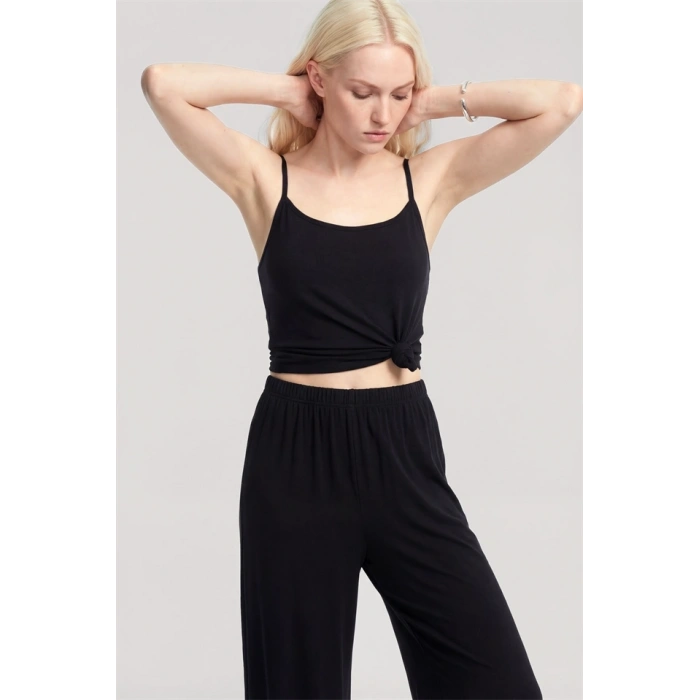 Moda Kadın Siyah Yumuşak Dokulu Minimal İp Askılı Atlet Basic Günlük Şık Üst