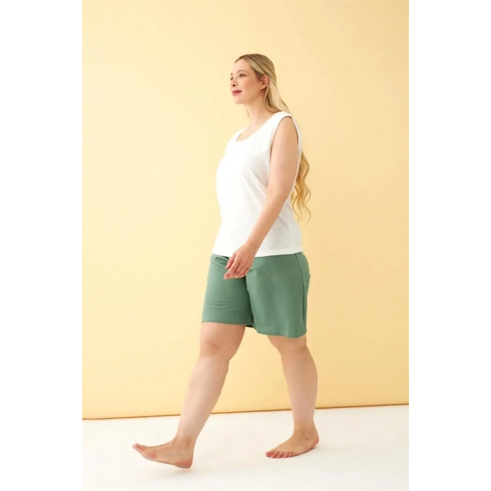 Moda Kadın Yeşil Rahat Kalıp Büyük Beden Cepli Şort